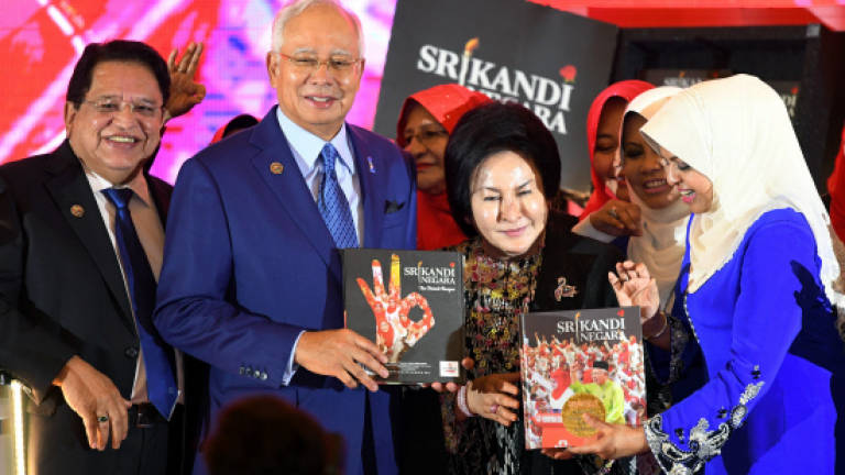 Rosmah launches two books on M'sian women leaders