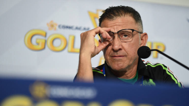 Mexico coach apologizes for outburst