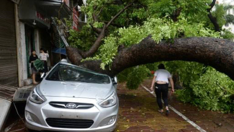 Northern Vietnam struck by powerful storm