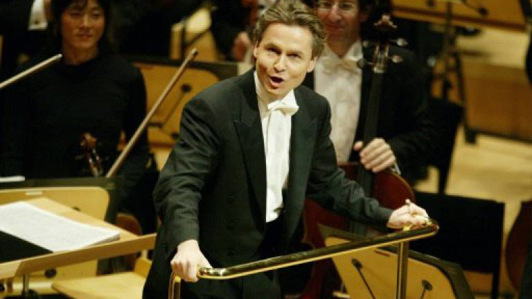 Salonen, a conductor in demand, eyes more time to compose
