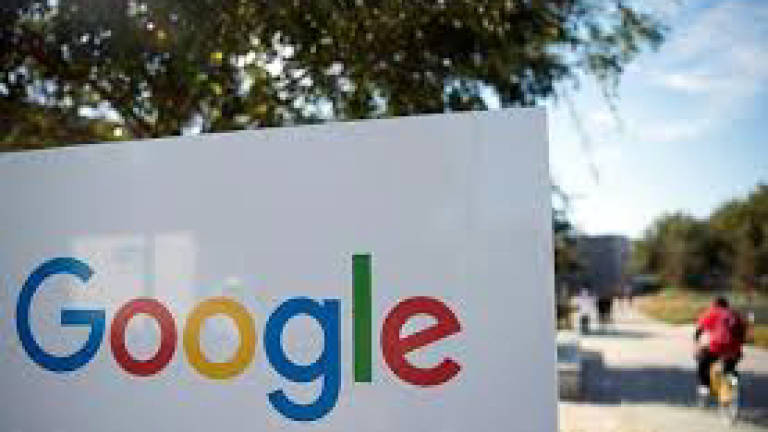 Row over Google employee's defense of tech gender gap