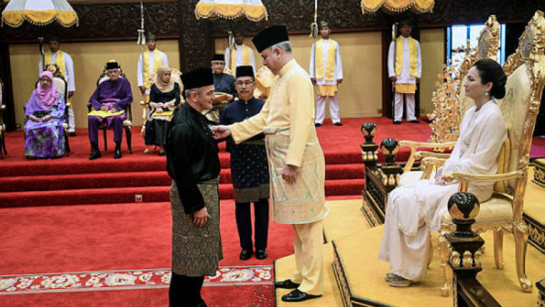 Sultan of Perak presents awards to 296 recipients