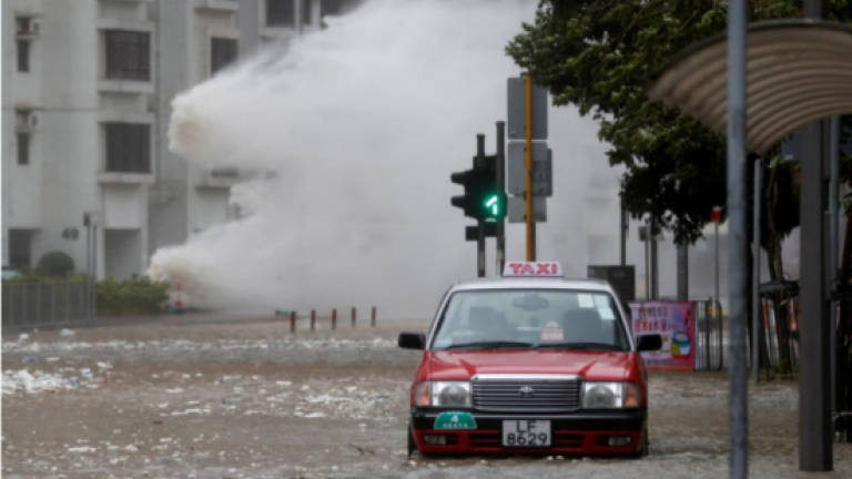 Severe Typhoon Hato hits Hong Kong