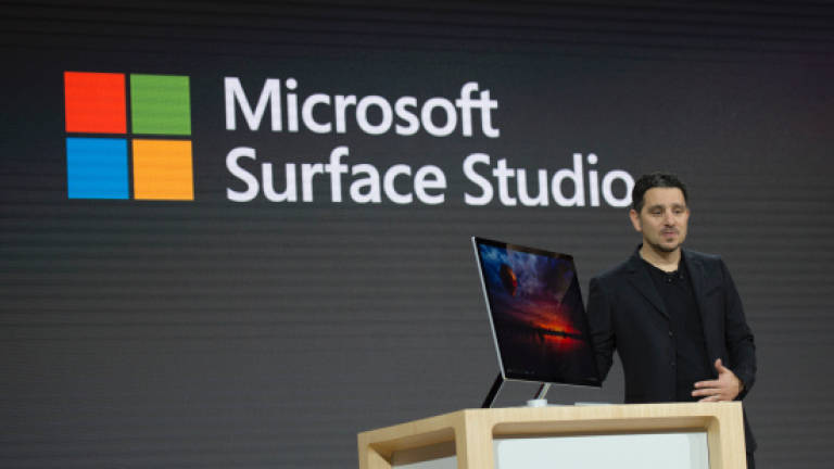 Microsoft aims at Apple with high-end PCs, 3D software Microsoft aims at Apple with high-end PCs, 3D software