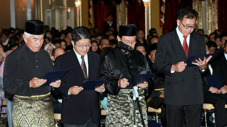 10 Sabah cabinet ministers take oath