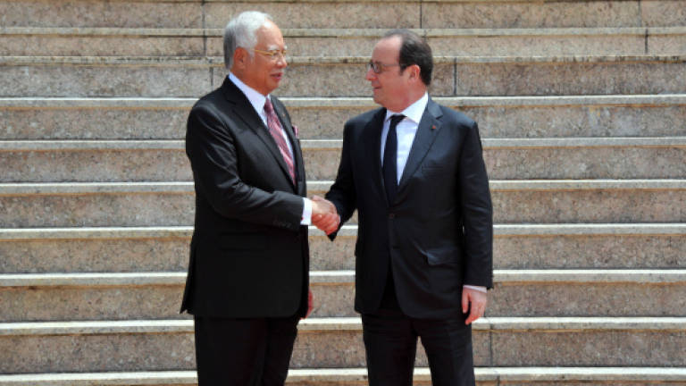 Najib holds talks with French president in Putrajaya
