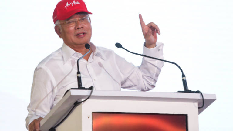 Najib praises AirAsia's achievements