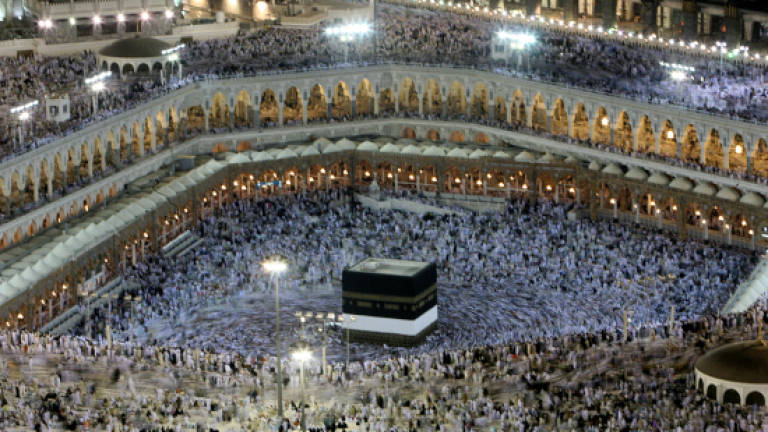 Haj pilgrims advised to be wary of individuals offering cheap services