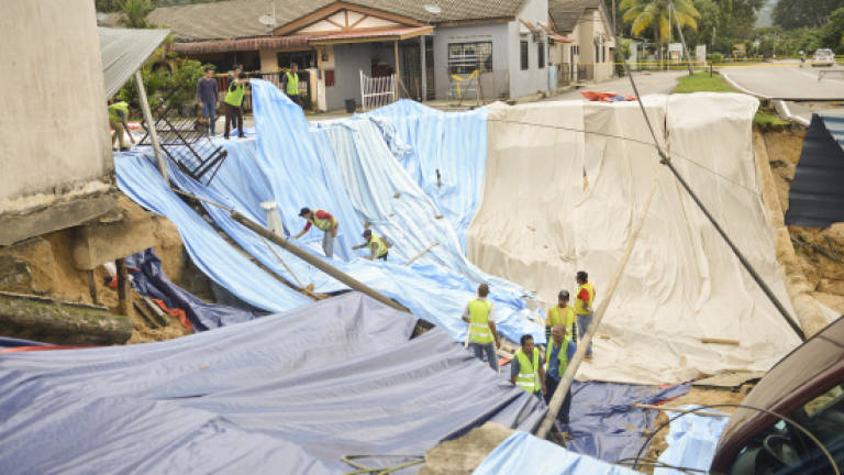 Gov't promises housing for Serendah landslide victims