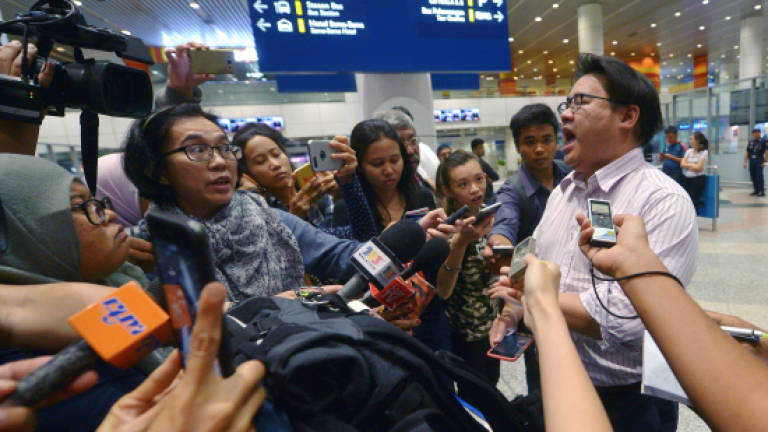 MH128 passengers commend Malaysia Airlines' handling of midair scare