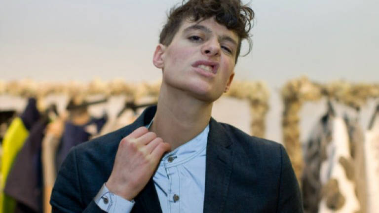 Genderless fashion blurs lines on London catwalks