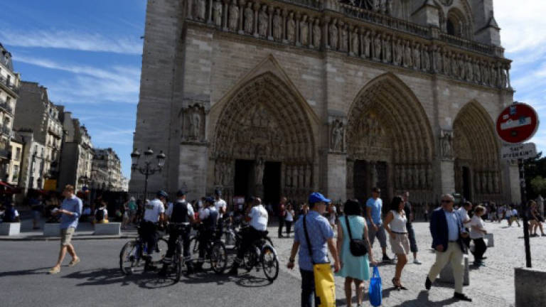 Police shoot, injure attacker outside Paris's Notre-Dame cathedral