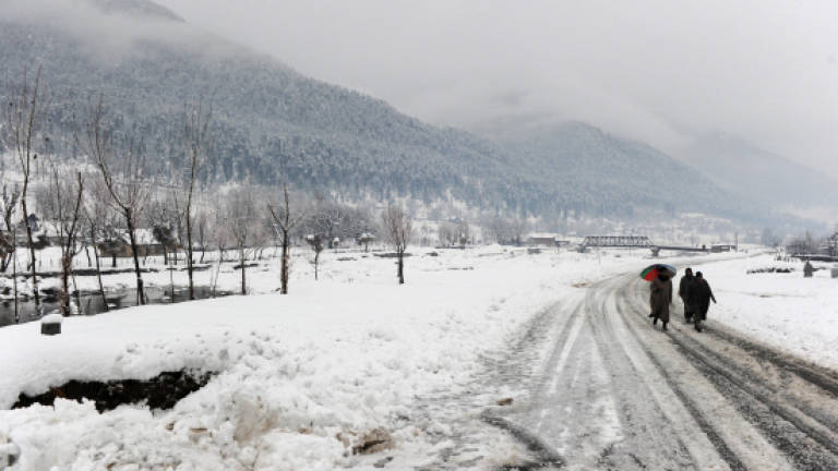 Death toll from deadly Kashmir avalanches climbs to 20