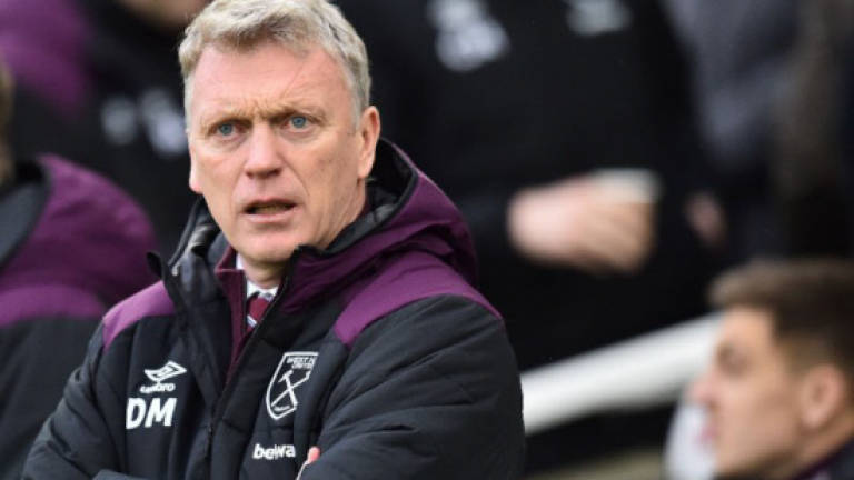 West Ham put Moyes' future on hold until end of season