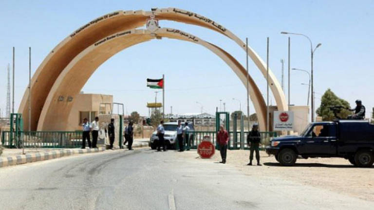 Jordan, Iraq reopen only border crossing