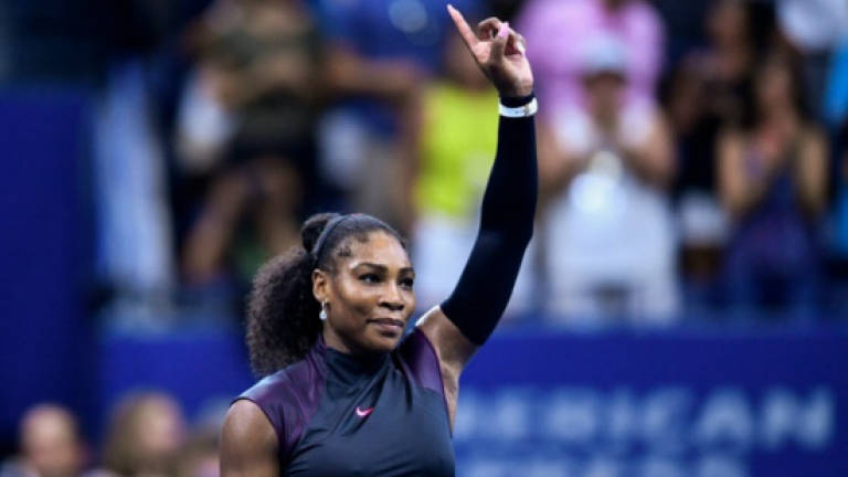 Serena holds off Halep to reach US Open semi-finals