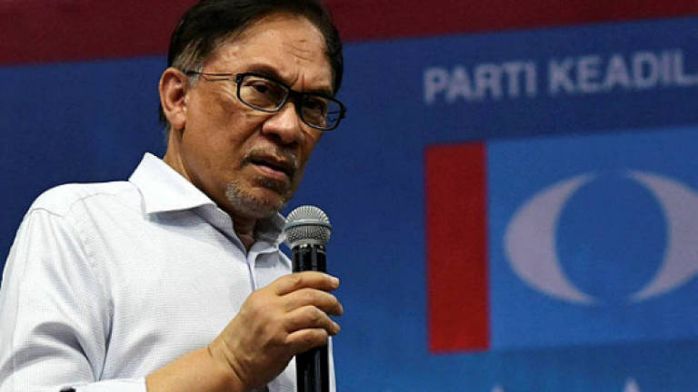 Anwar assures Azizah will step down as DPM when he becomes PM