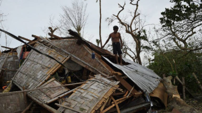 Strong typhoon set to wallop Philippines over Christmas