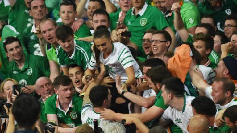 Irish fans eye revenge against hosts France
