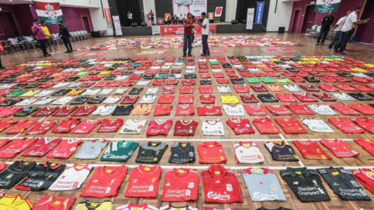 KL Kopites enter Liverpool jersey collection into Malaysia Book of Records