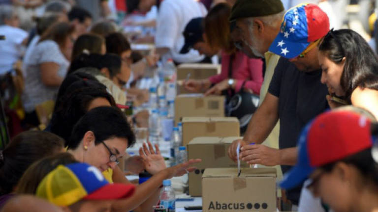 Venezuelan diaspora flocks to vote against Maduro