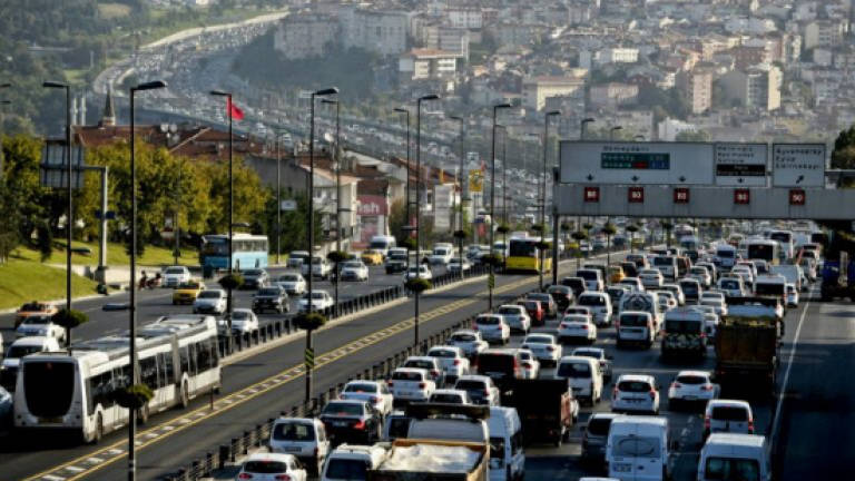 Thirteen dead in inferno after Turkey bus crash