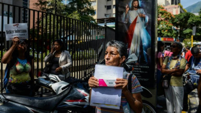 Venezuela government distributes medicine amid shortage