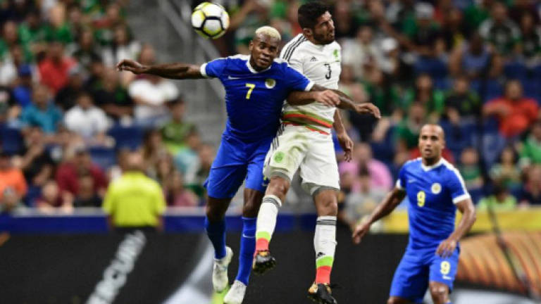 Mexico blanks Curacao to reach Gold Cup quarters