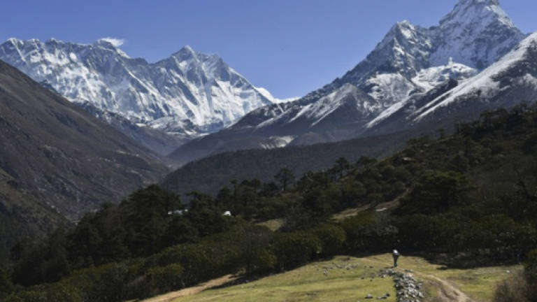 Two Poles killed in Himalaya climbing accident