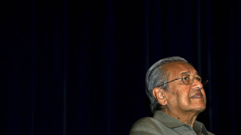 Appeals court dismisses Dr Mahathir, 2 others' bid against Najib