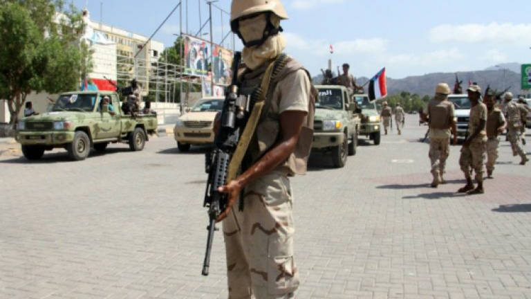 Twin suicide attacks hit Yemen security buildings