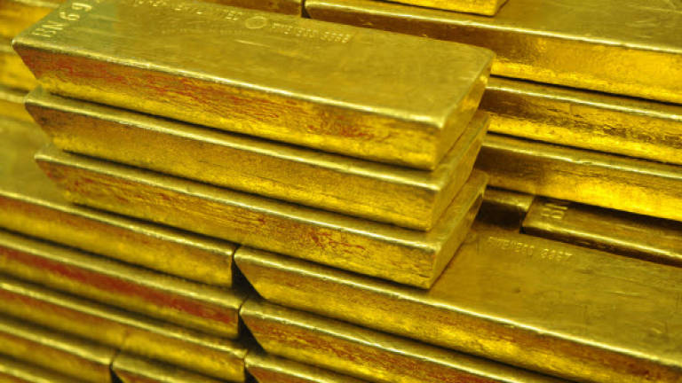 Thieves in Peru steal gold, cash in huge airport heist