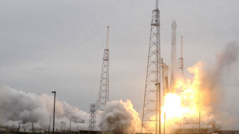 SpaceX launches Dragon capsule to ISS