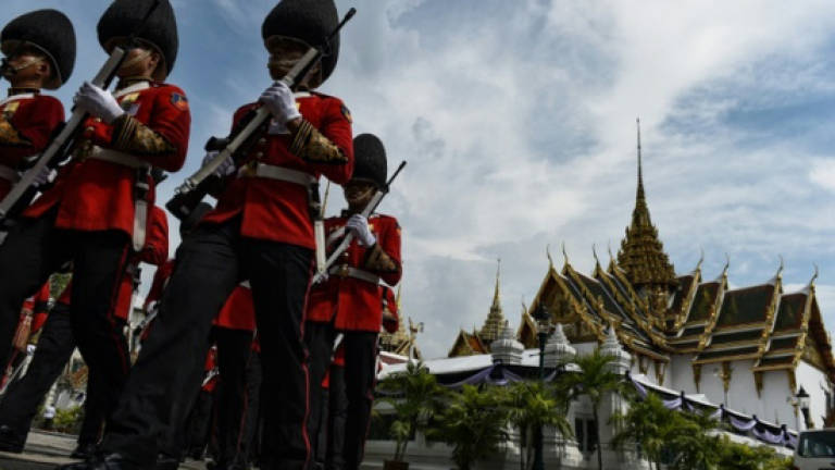 Thai cops bust monk-led gang of 'palace imposters'