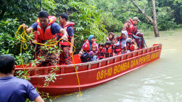 Floods worsen in Kelantan, 3,774 in relief centres as at 8am today