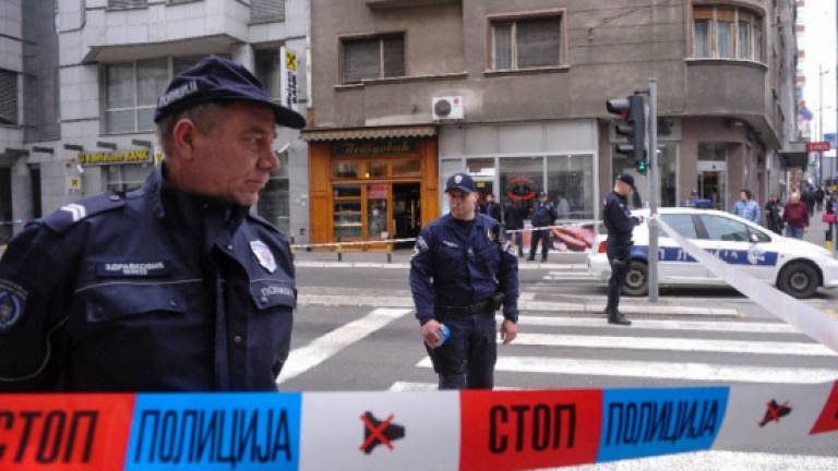 Man shoots dead 5, injures 20 in Serbian cafe