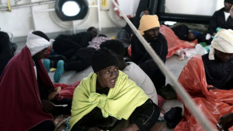 Italy bans more migrant rescue boats