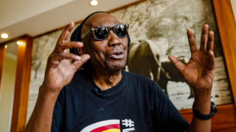 Activist singer Mapfumo returns to post-Mugabe Zimbabwe