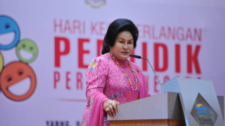 Rosmah advises Permata Pintar students to pursue post graduate study