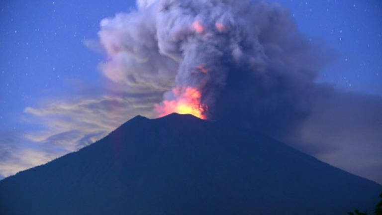 Evacuation centres, hotels fill up as Bali eruption looms