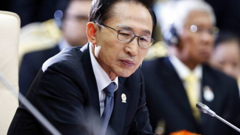 S. Korean ex-president Lee Myung-bak home after marathon interrogation