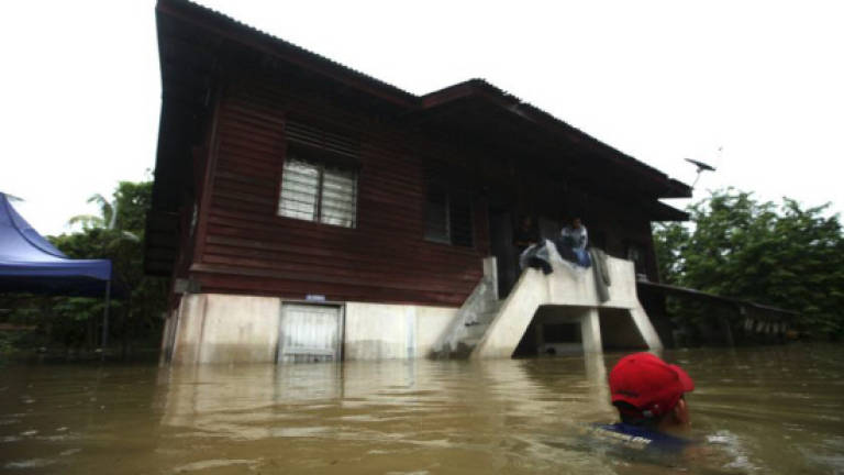 Malacca closes one flood relief centre at noon