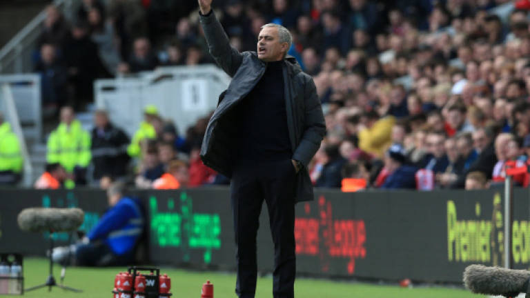 Mourinho salutes gritty United