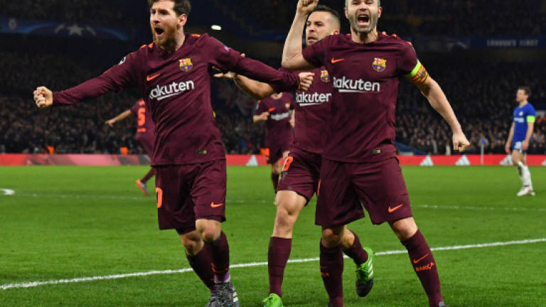 Messi ends Chelsea drought to give Barcelona last-16 edge