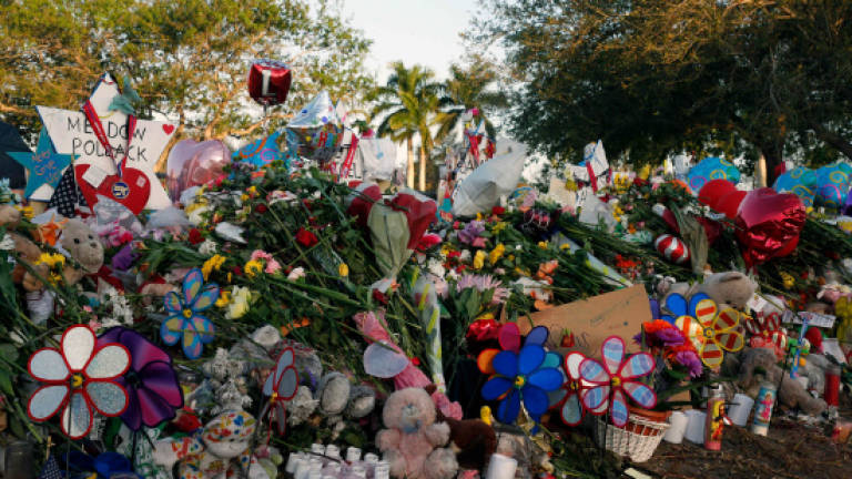 Florida high schoolers to return to class 2 weeks after massacre