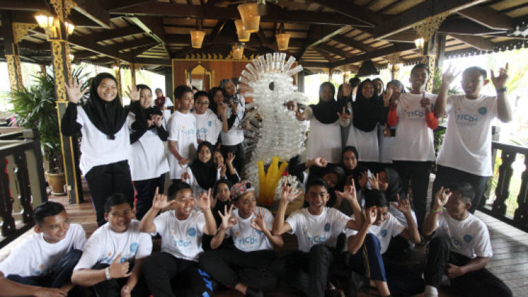 Helping hand for Tioman’s corals