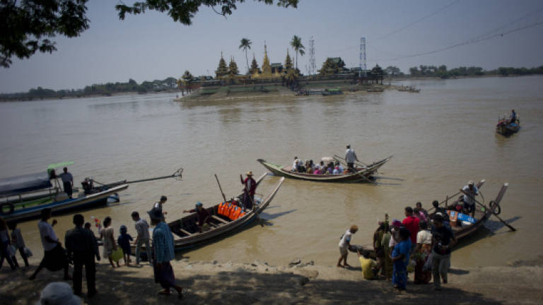 21 die in boat capsize off Myanmar
