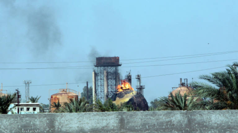 Suicide raid on Iraq gas plant kills seven