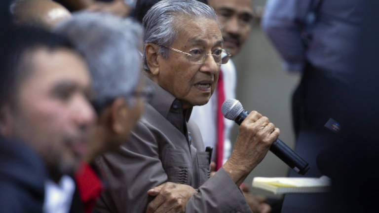 Tun M to discuss contracts during visit to China