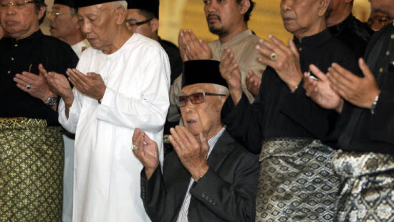 Sarawak's Tun Abdul Rahman Ya'kub dies at 87